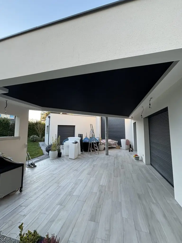 Plafond tendu Plafond Tendoc Occitanie noir mat à froid